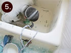 浴槽塗装・修復リフォーム施工中の写真